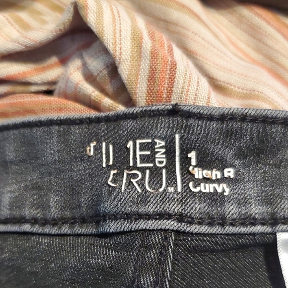 Time and Tru Women's Charcoal Skinny Jeans - Picture 2 of 5